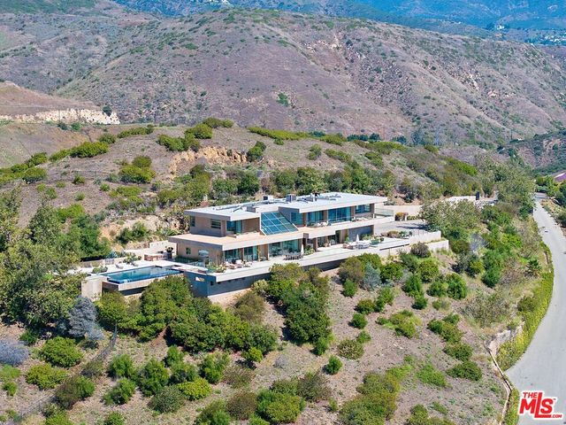 $8,750,000 | 27316 Winding Way, Malibu, CA 90265
