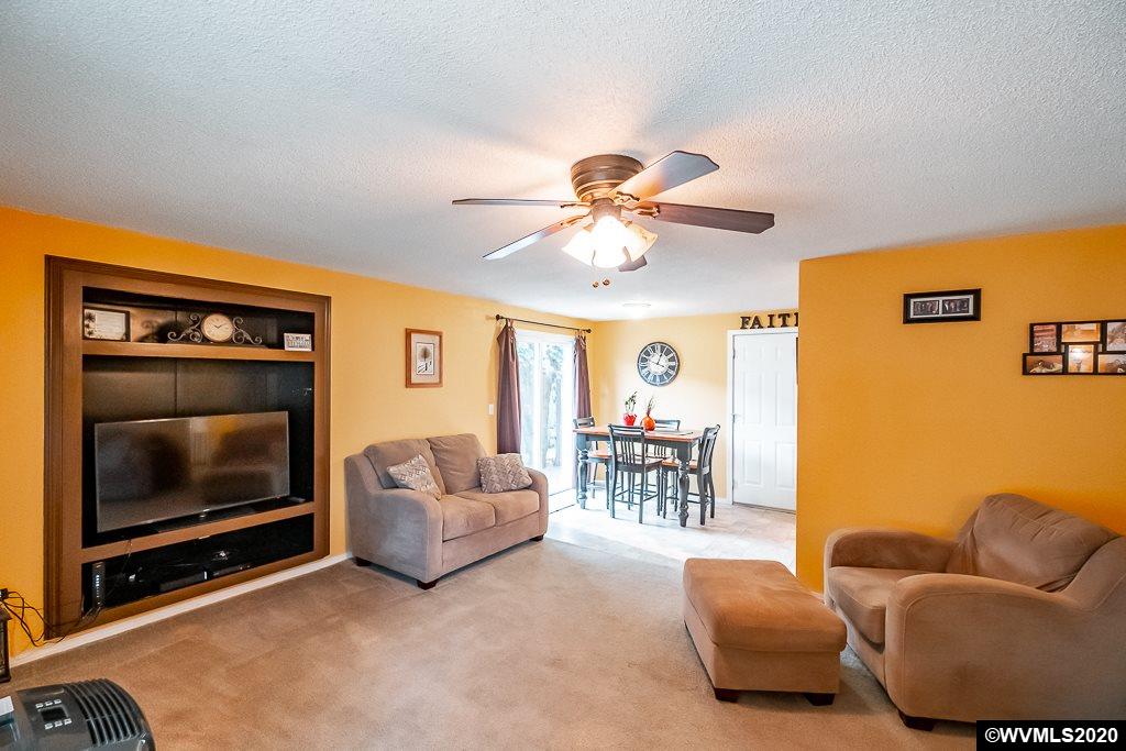 1609 Del Rio Avenue Southeast Albany, OR 97322 - Photo 5 of 36