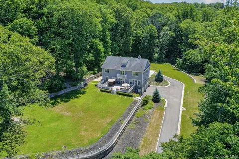 $3,150,000 | 261 Harbor Road, Cold Spring Harbor, NY 11724