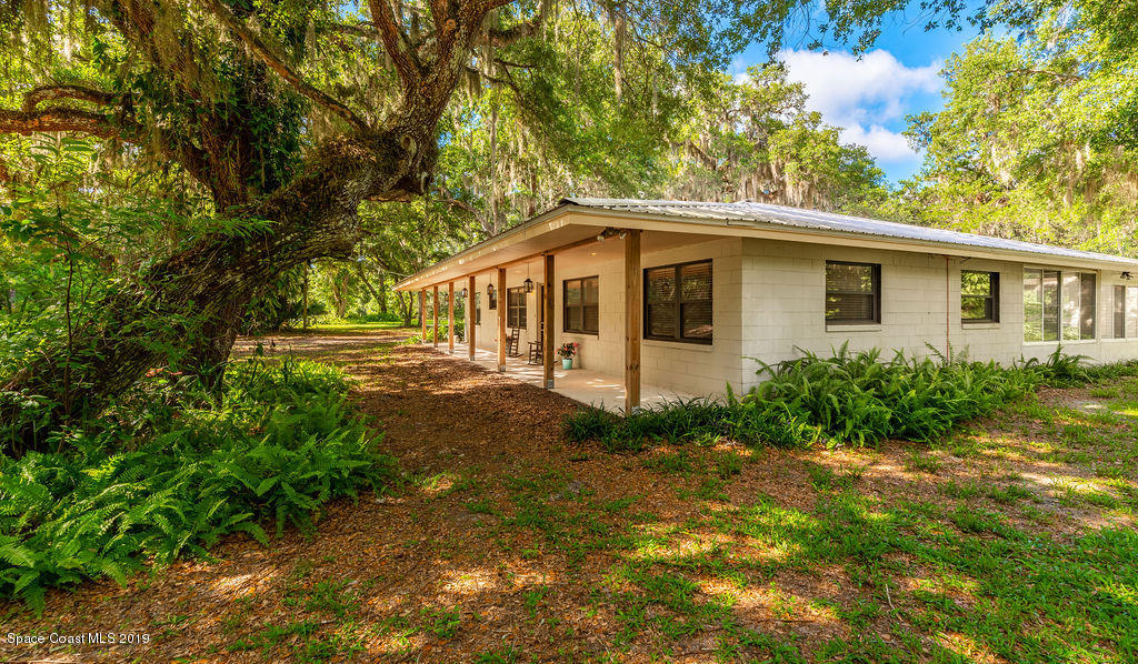 5760 Seminole Street Mims, FL 32754 - Photo 5 of 42 5 - 5760SeminoleSt-171-HDR