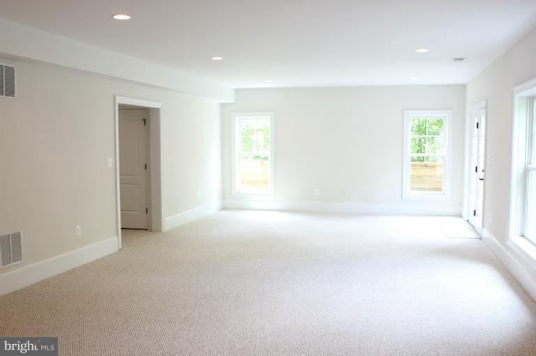 513 Ridge Road Southwest Vienna, VA 22180 - Photo 11 of 18 Basement