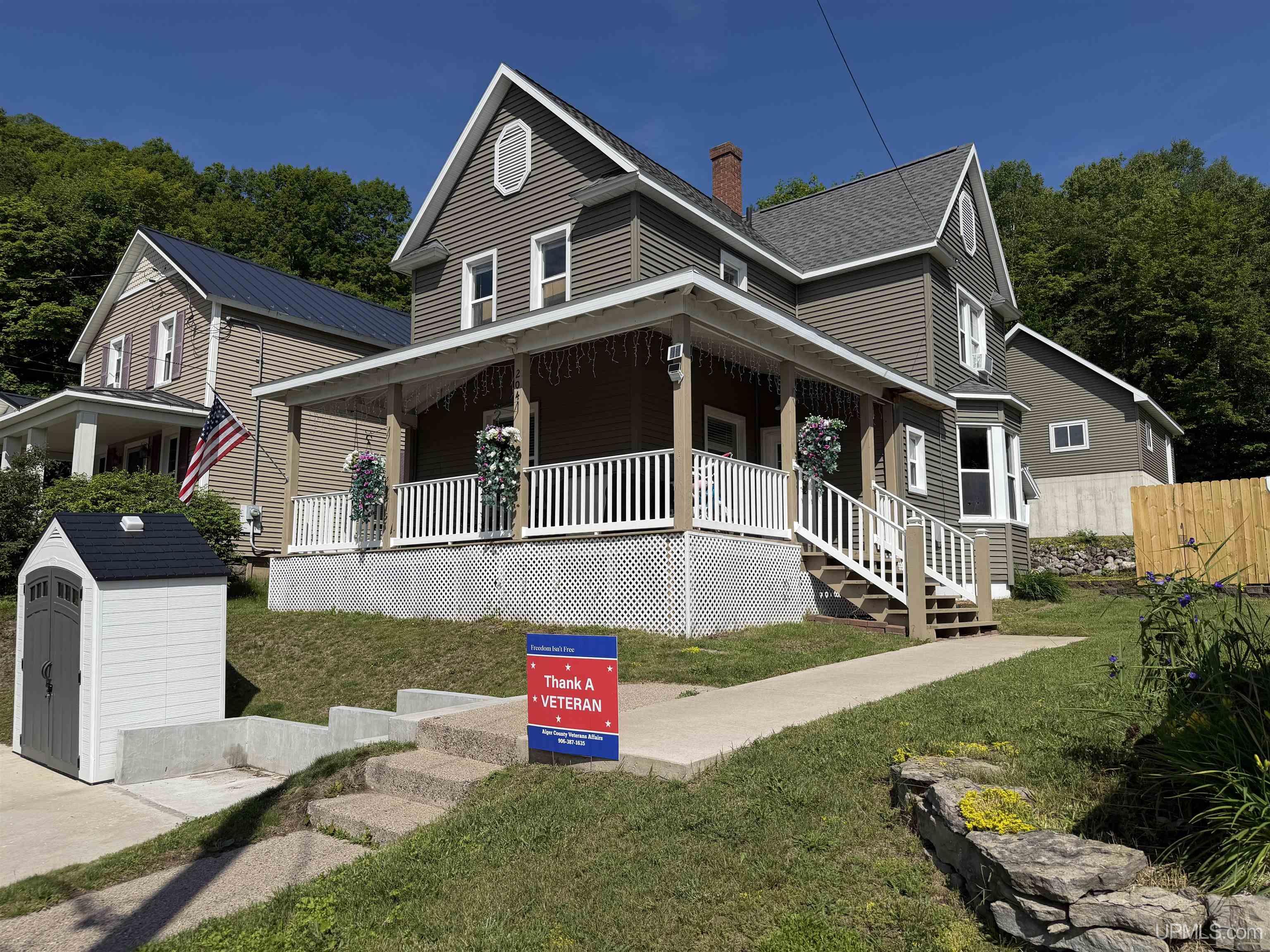 204 Walnut Street Munising, MI 49862 - Photo 1 of 45