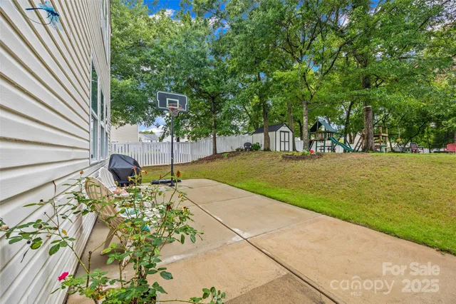 a view of a outdoor space