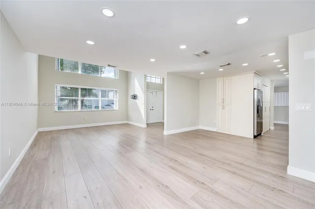 $549,995 | 351 Northeast 211th Street, Miami, FL 33179