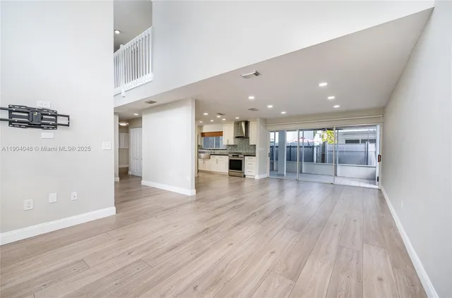 $549,995 | 351 Northeast 211th Street, Miami, FL 33179