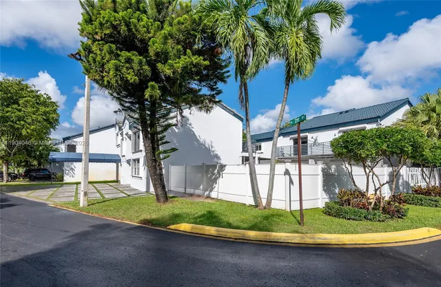 $549,995 | 351 Northeast 211th Street, Miami, FL 33179