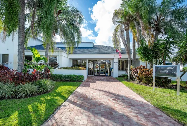 $549,995 | 351 Northeast 211th Street, Miami, FL 33179