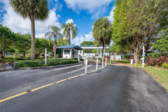 $549,995 | 351 Northeast 211th Street, Miami, FL 33179