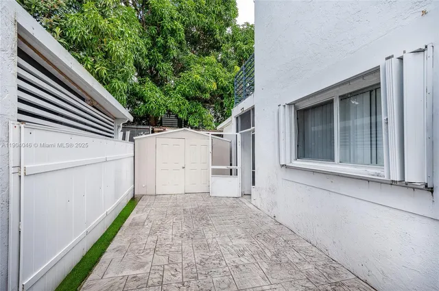 $549,995 | 351 Northeast 211th Street, Miami, FL 33179