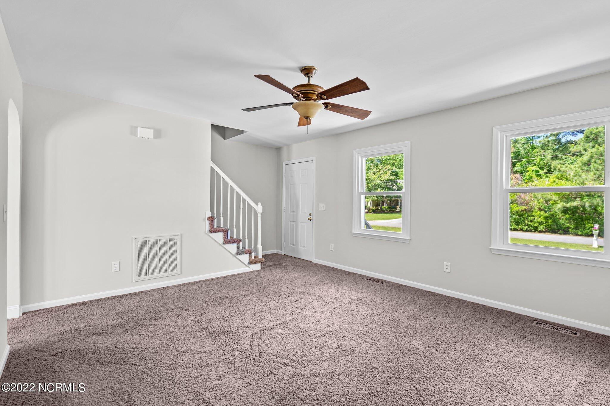 5822 Dekker Road Castle Hayne, NC 28429 - Photo 6 of 59 Livingroom