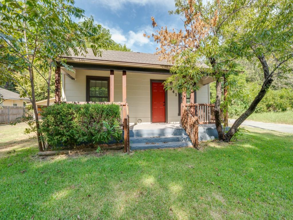 541 Denison Street Gainesville, TX 76240 - Photo 2 of 24 Gallery Image 2