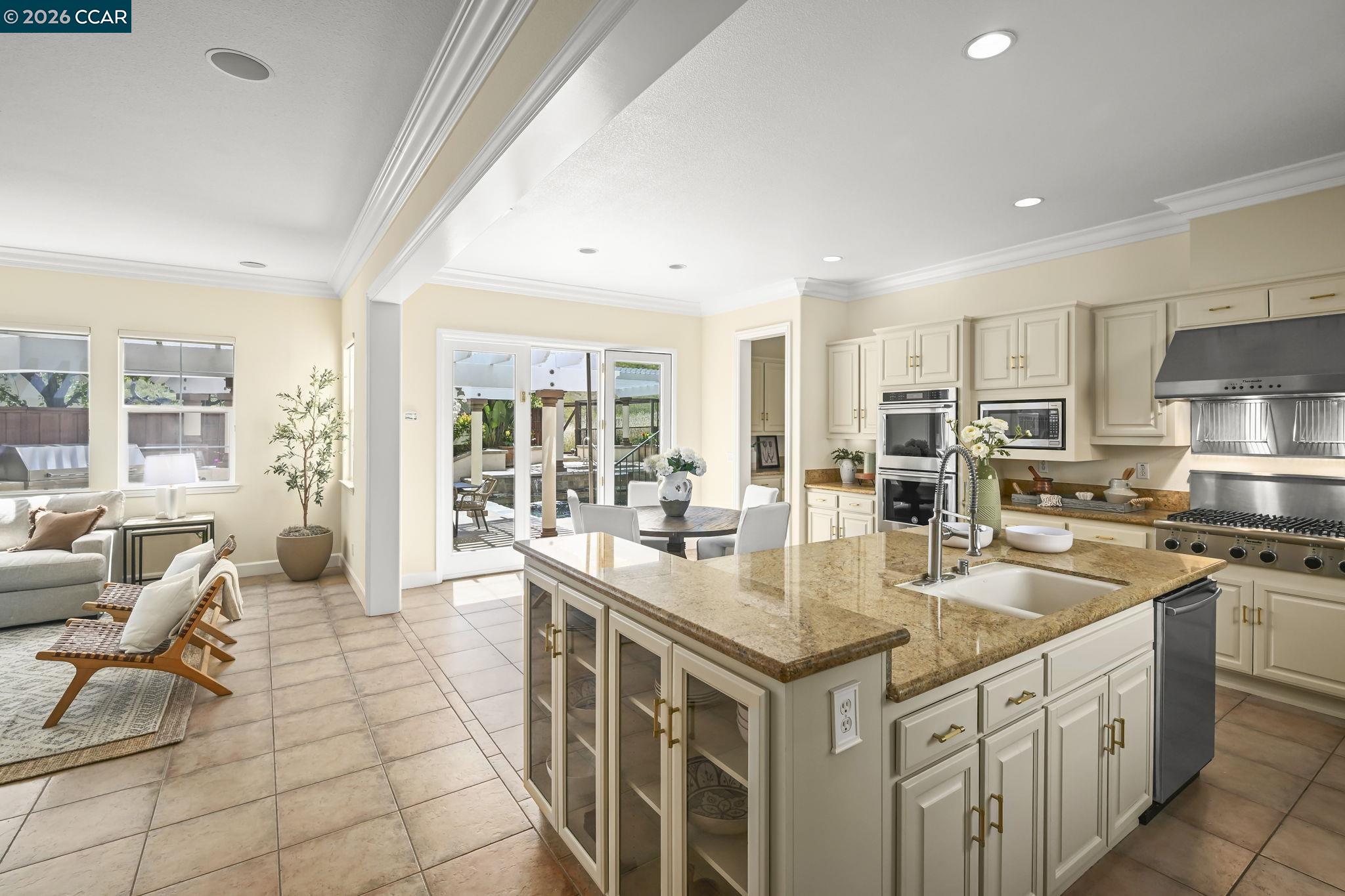 950 Maplegate Court Concord, CA 94521 - Photo 12 of 73