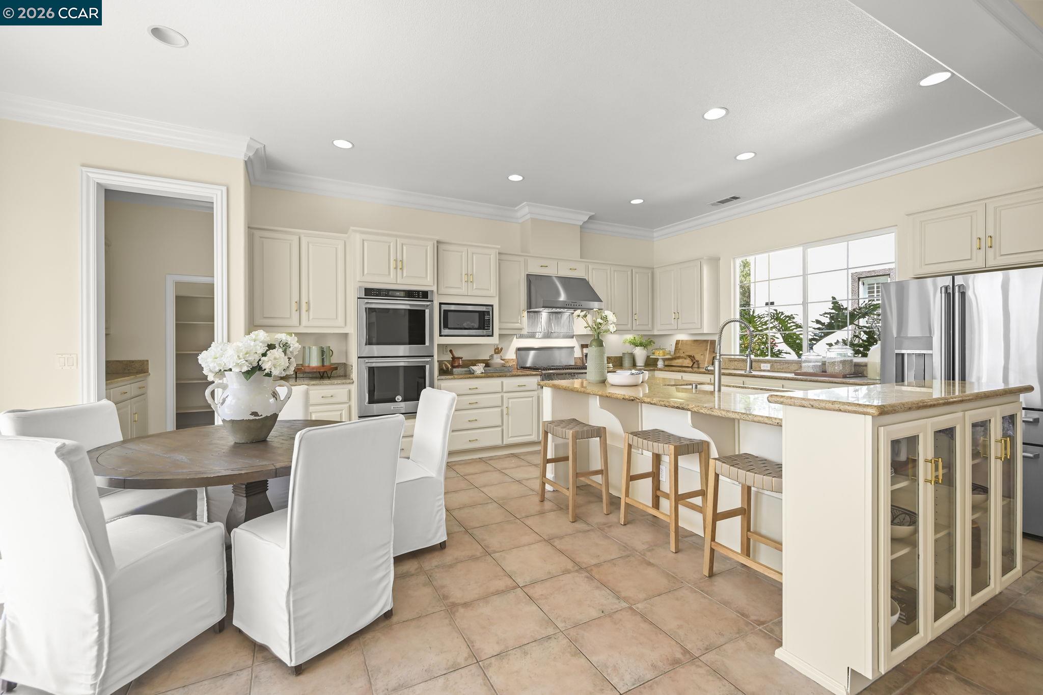 950 Maplegate Court Concord, CA 94521 - Photo 13 of 73