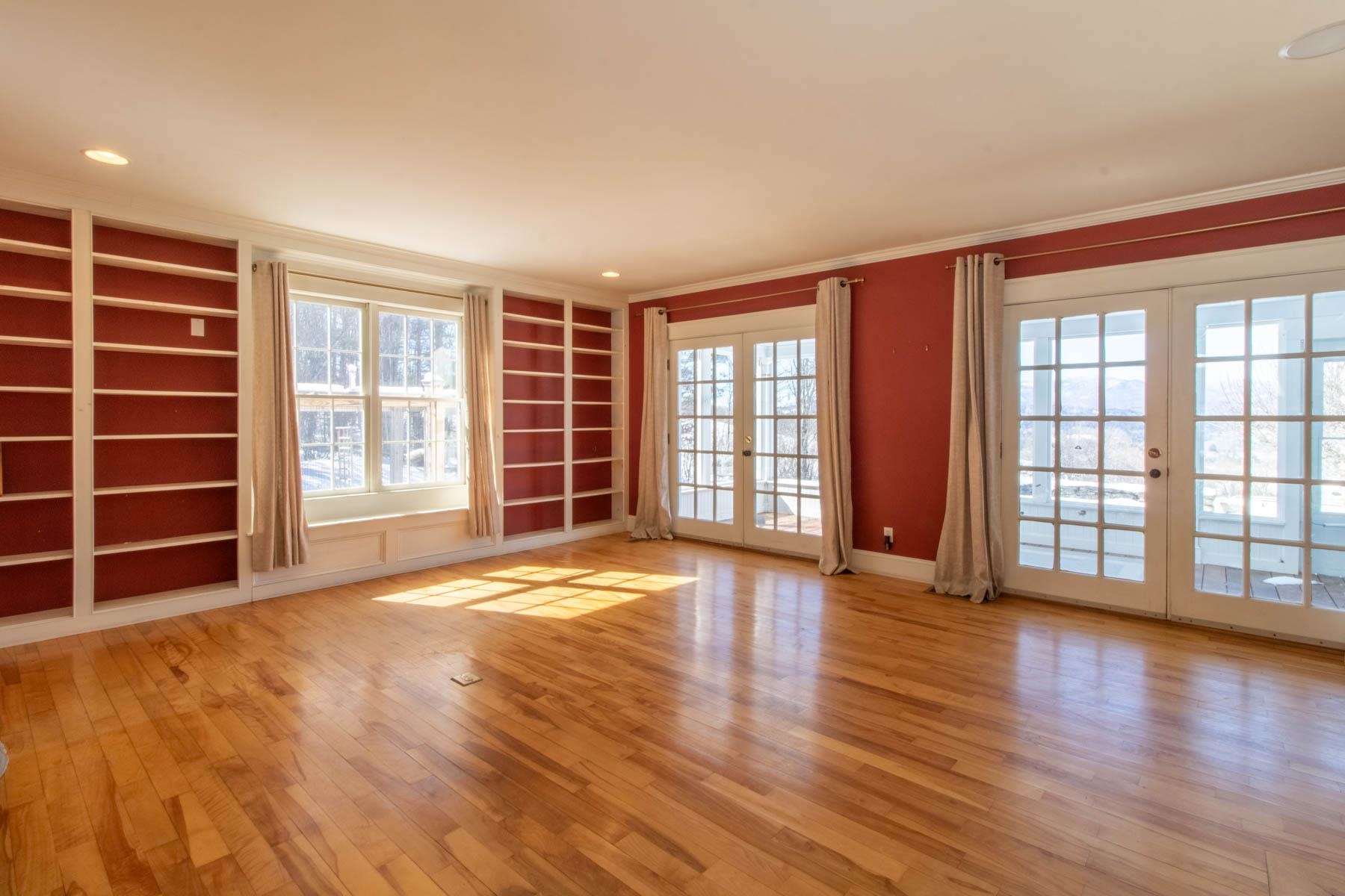3311 Perry Hill Road Waterbury, VT 05676 - Photo 5 of 40