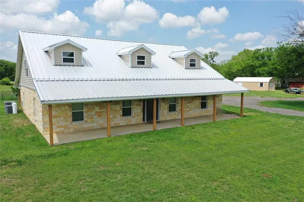 $760,000 | 107 S Highway, Wortham, TX 76693
