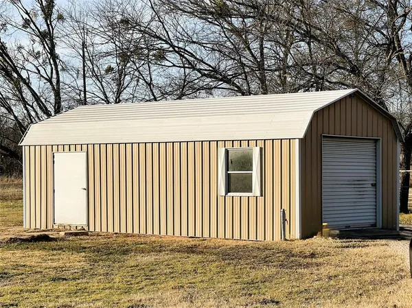 $760,000 | 107 S Highway, Wortham, TX 76693