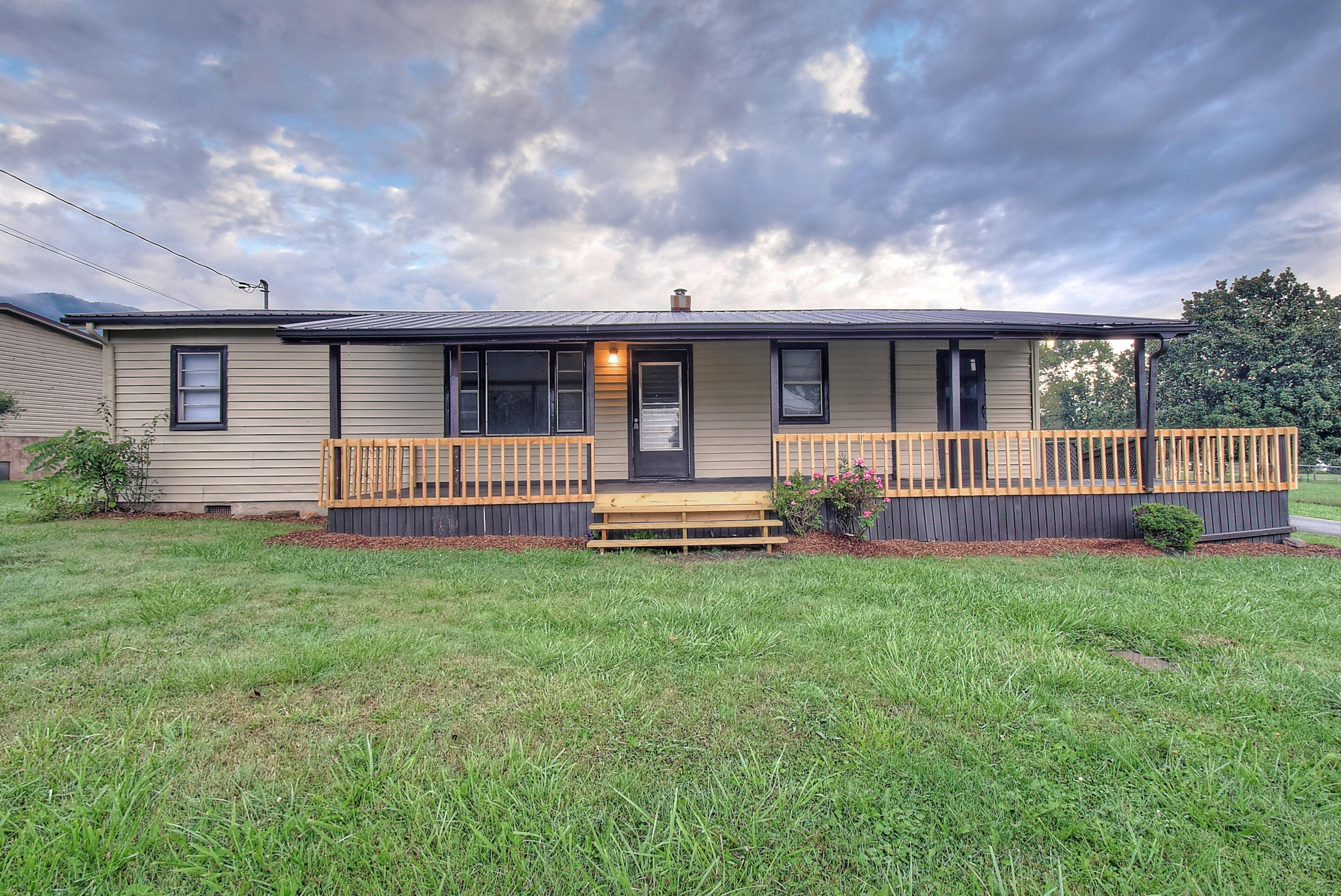 3345 Gap Creek Road Hampton, TN 37658 - Photo 1 of 33 1