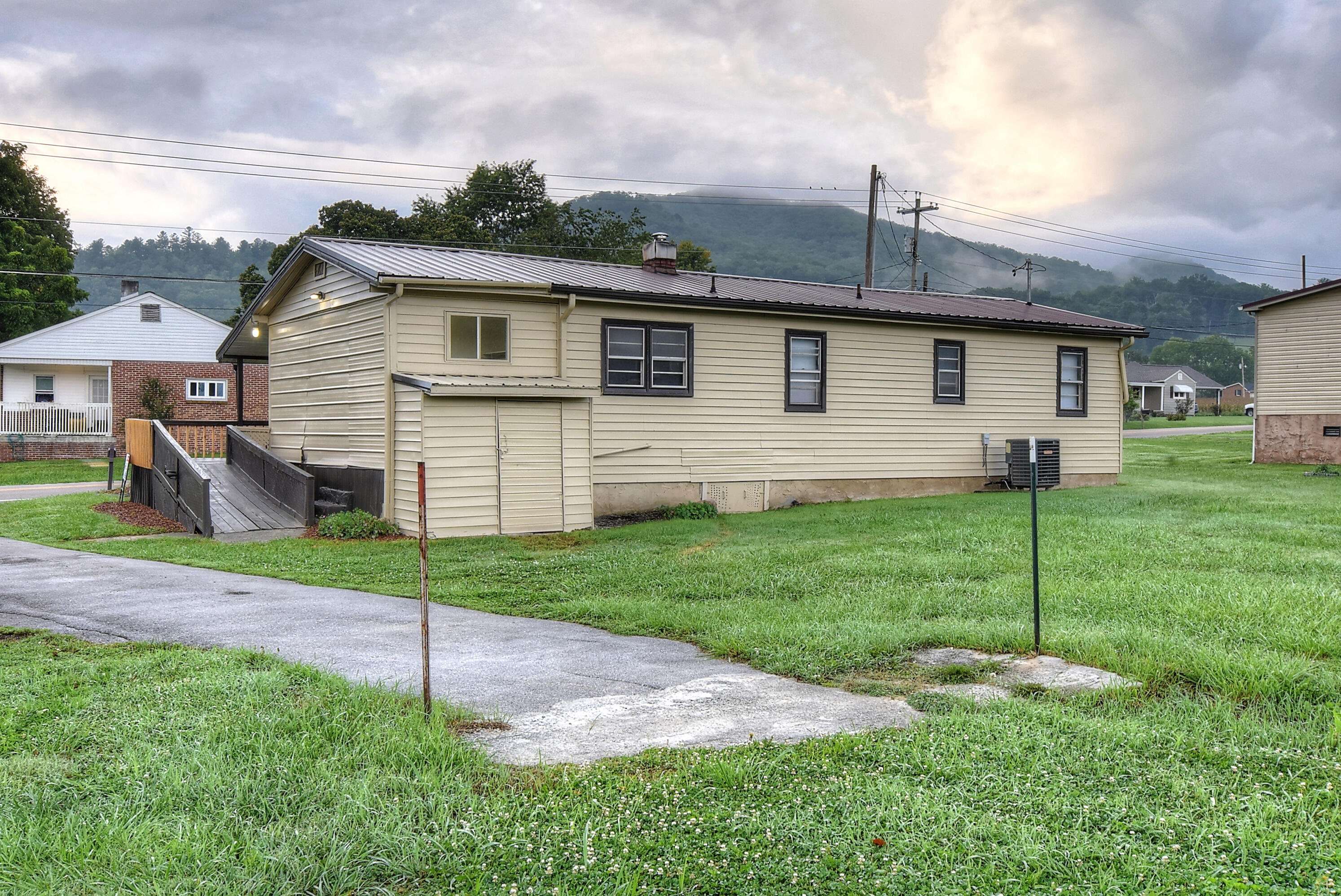 3345 Gap Creek Road Hampton, TN 37658 - Photo 30 of 33 DSC_0460_1_2_3_4_5