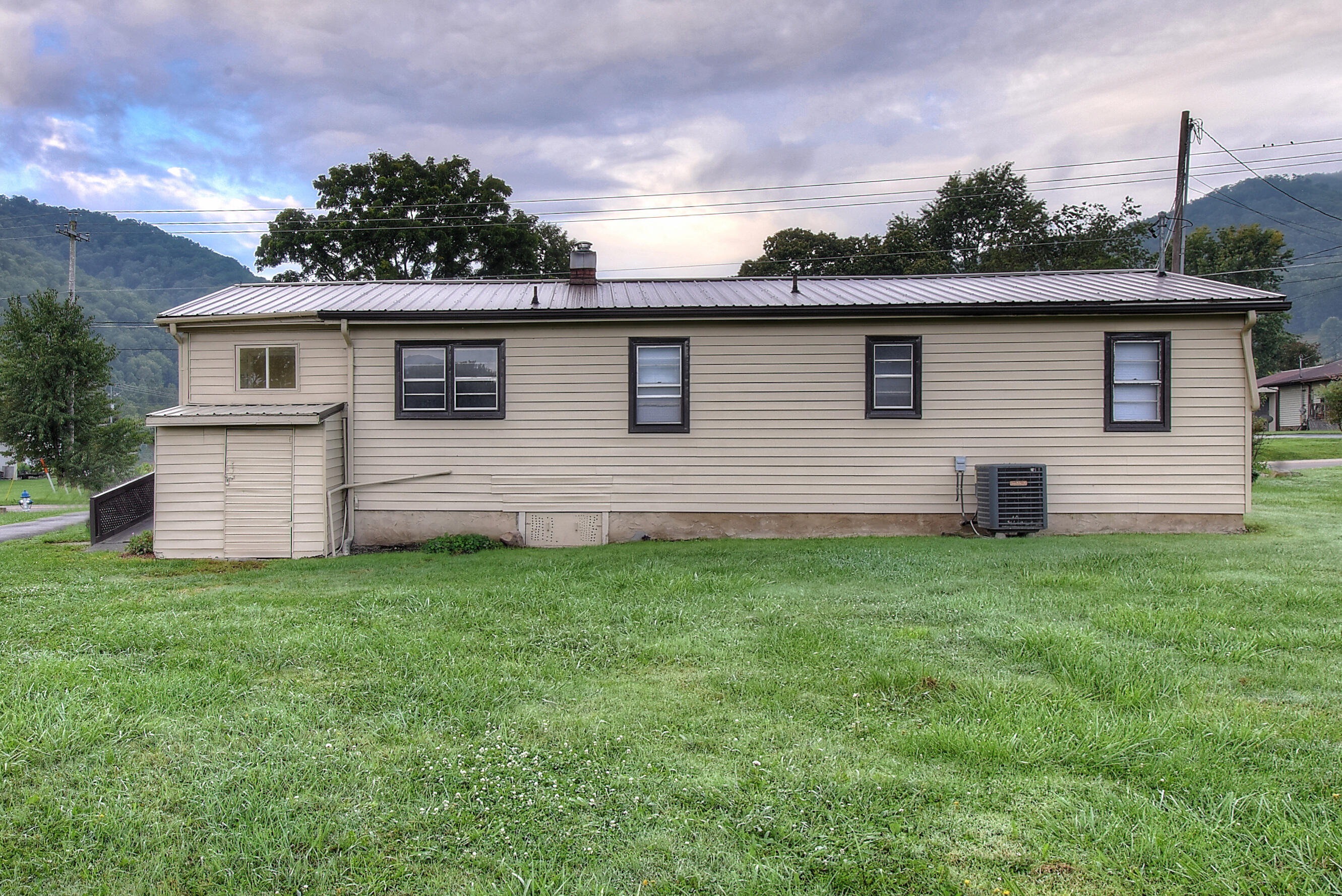 3345 Gap Creek Road Hampton, TN 37658 - Photo 31 of 33 DSC_0478_79_80_81_82_83
