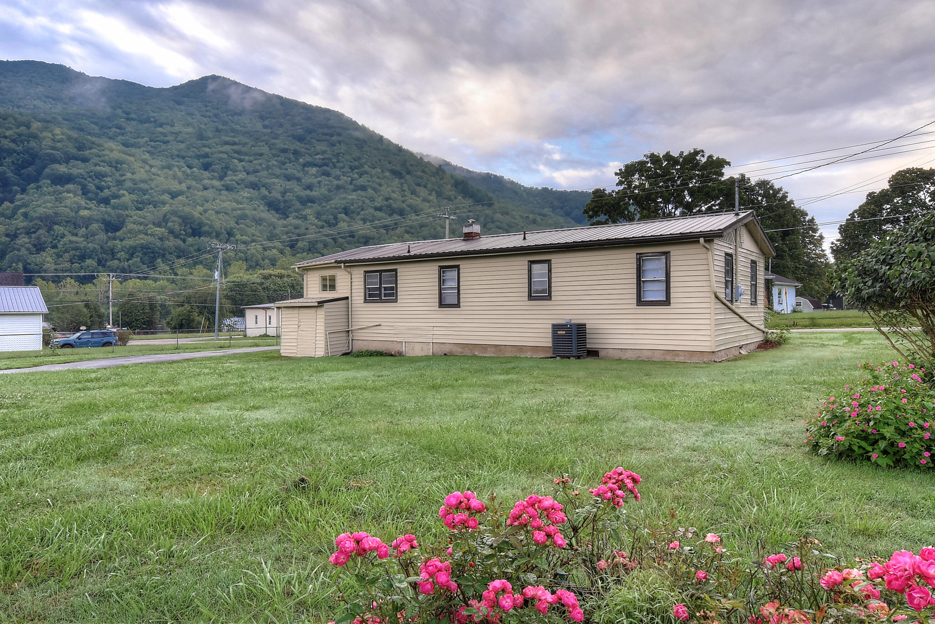 3345 Gap Creek Road Hampton, TN 37658 - Photo 32 of 33 DSC_0484_5_6_7_8_9