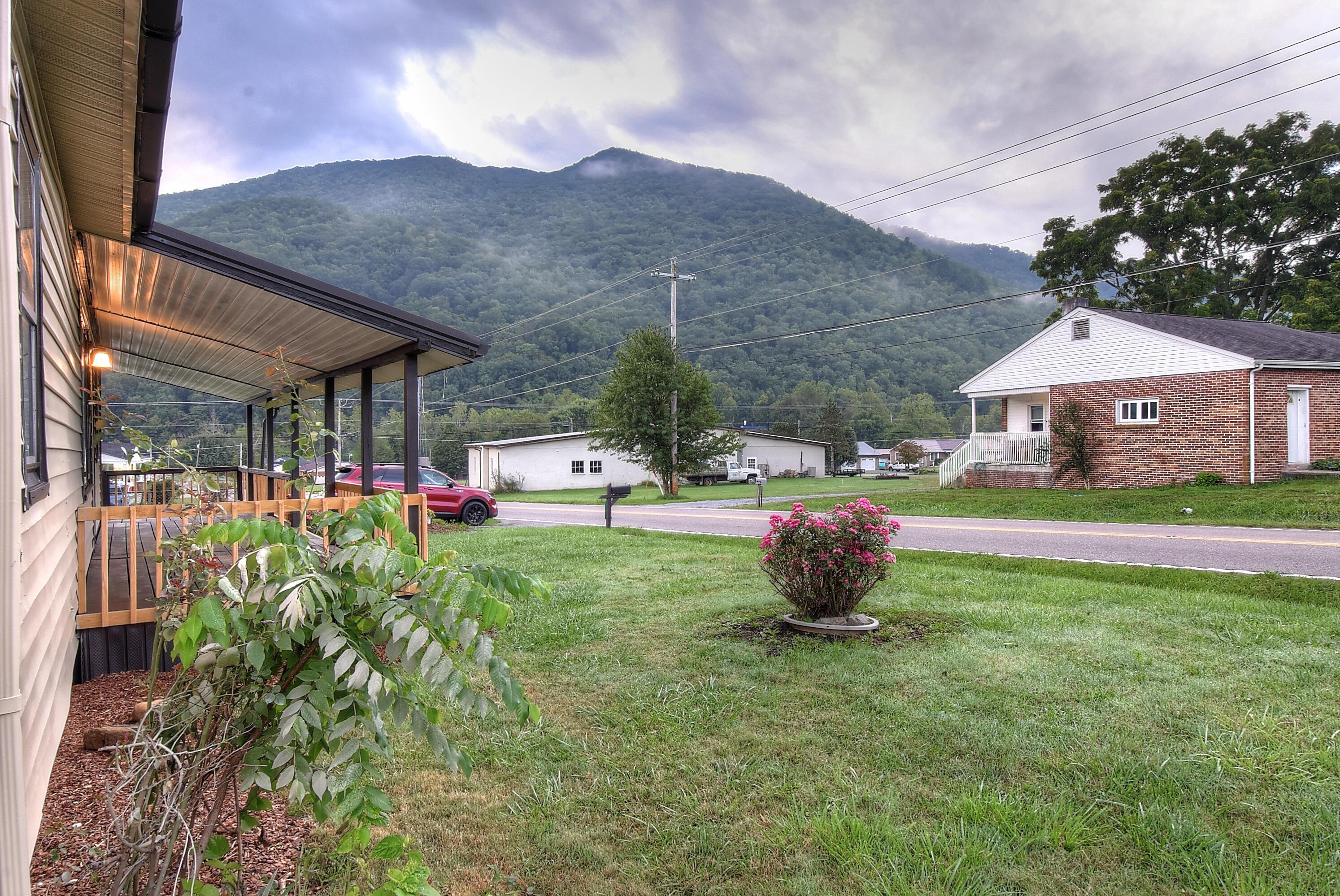 3345 Gap Creek Road Hampton, TN 37658 - Photo 5 of 33 5