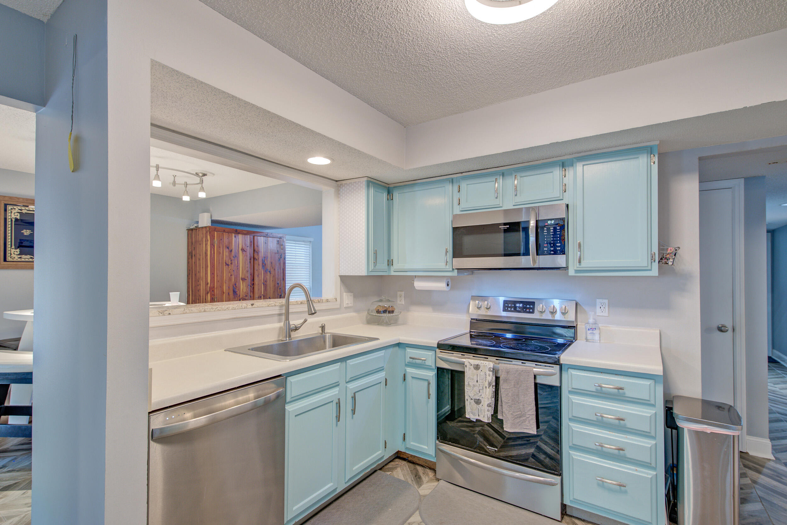115 Challis Court Goose Creek, SC 29445 - Photo 10 of 64 115 Challis Ct-13