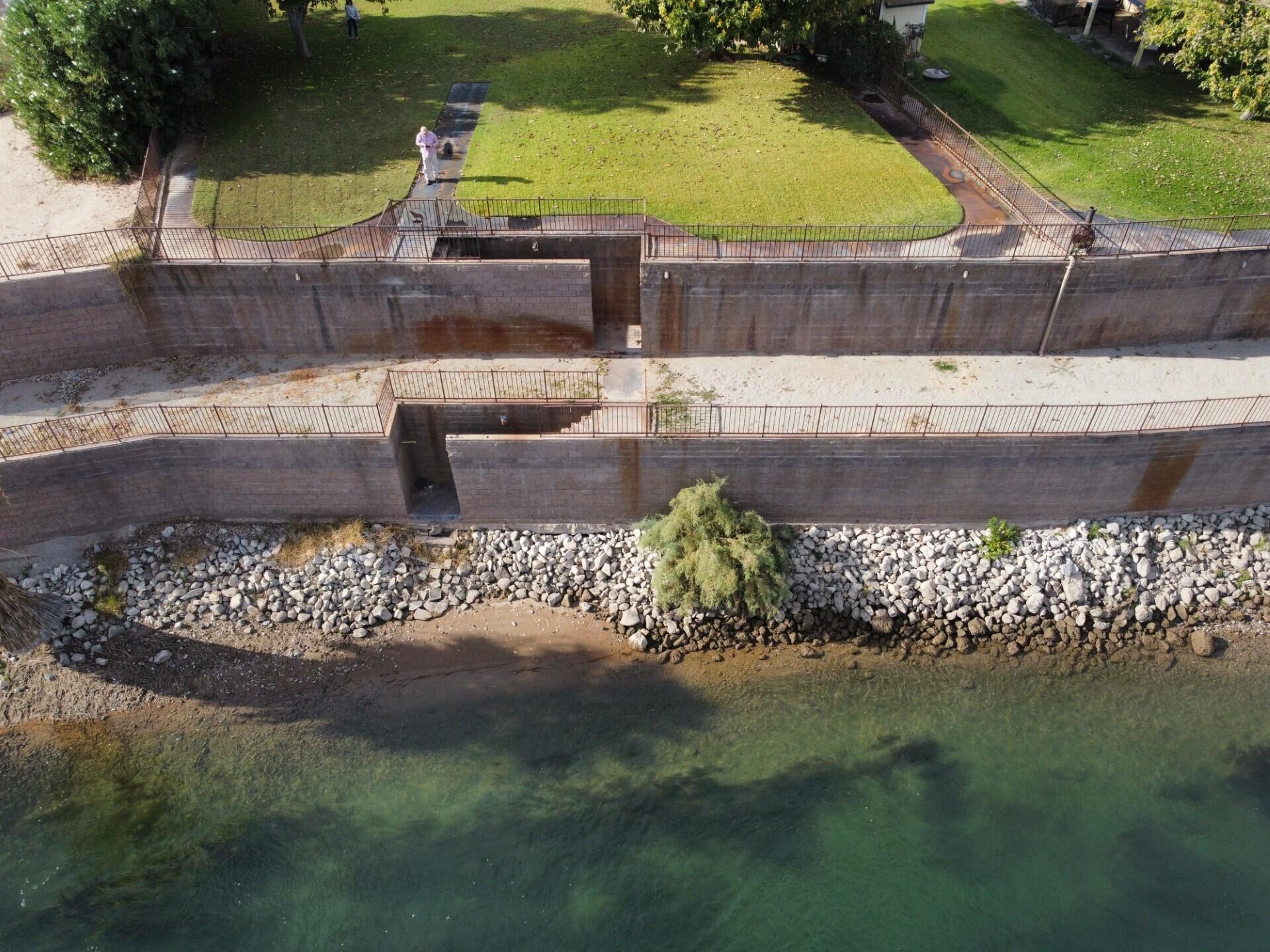 654 Riviera Drive Blythe, CA 92225 - Photo 2 of 39 a view of a garden with a chair