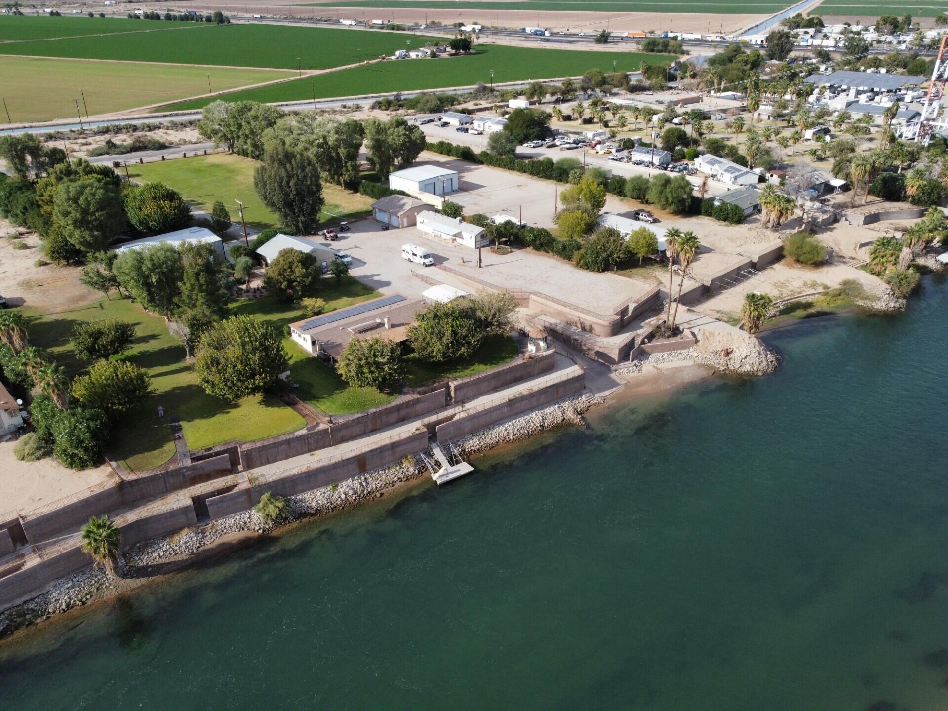 654 Riviera Drive Blythe, CA 92225 - Photo 37 of 39 an aerial view of residential houses with outdoor space and river