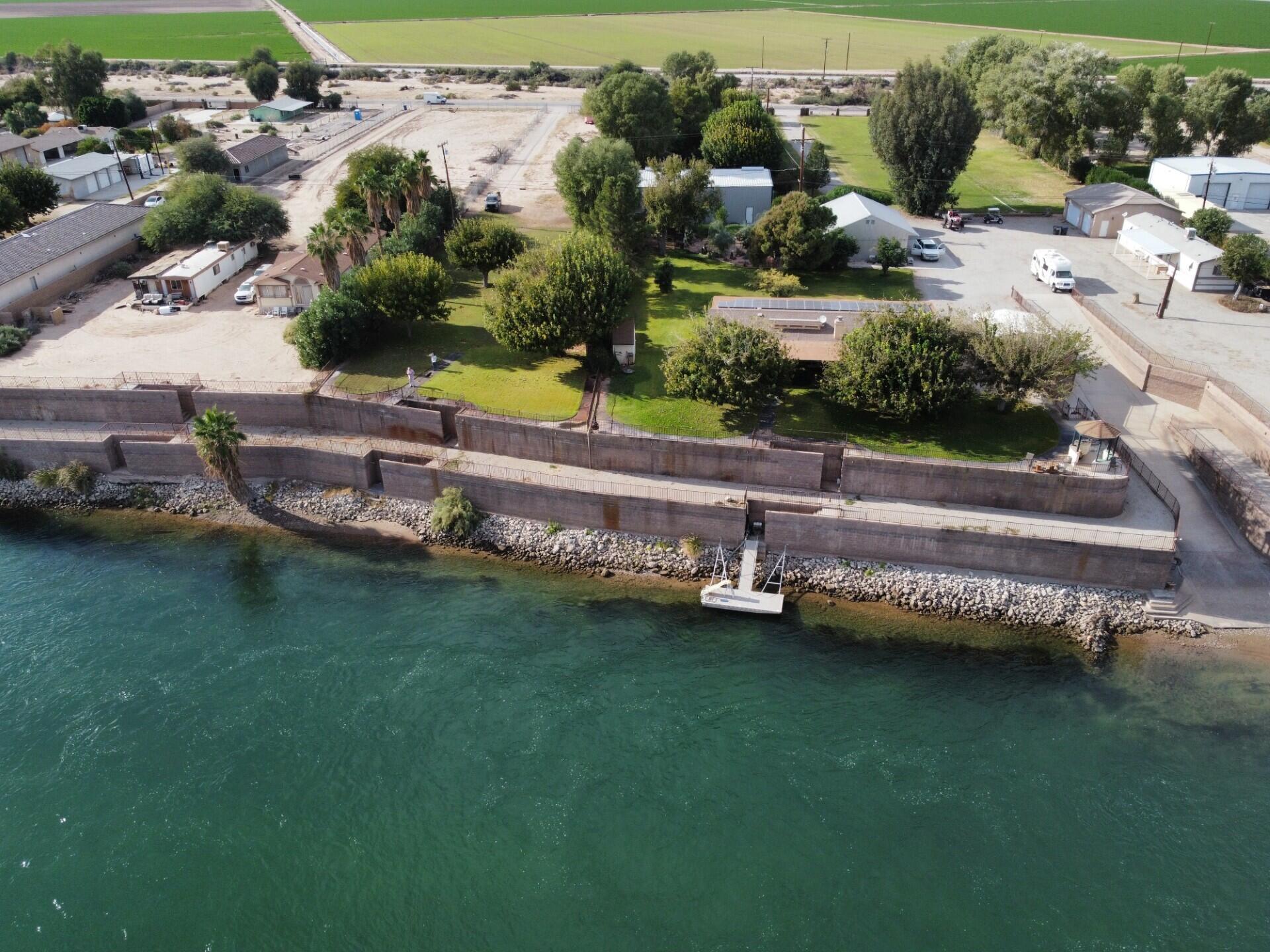 654 Riviera Drive Blythe, CA 92225 - Photo 39 of 39 a view of a lake with outdoor space