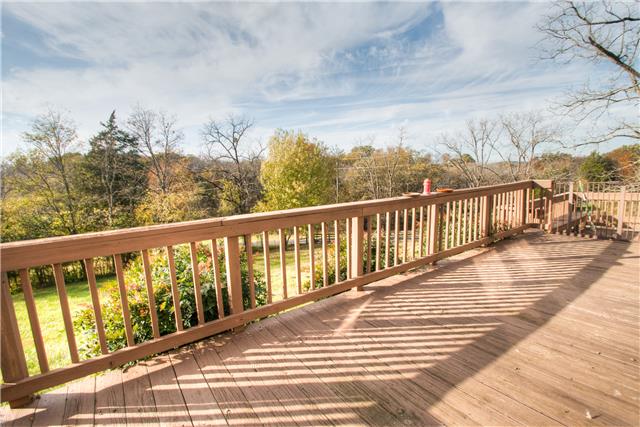 1210 Palmer Road Lebanon, TN 37090 - Photo 20 of 20 a view of balcony with furniture