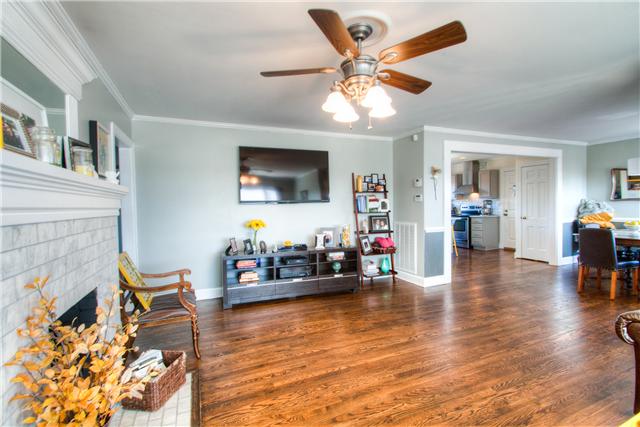 1210 Palmer Road Lebanon, TN 37090 - Photo 5 of 20 a living room with furniture and a flat screen tv