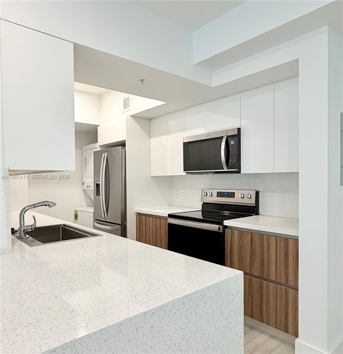 5077 Northwest 7th Street, Unit 706 Miami, FL 33126 - Photo 5 of 23