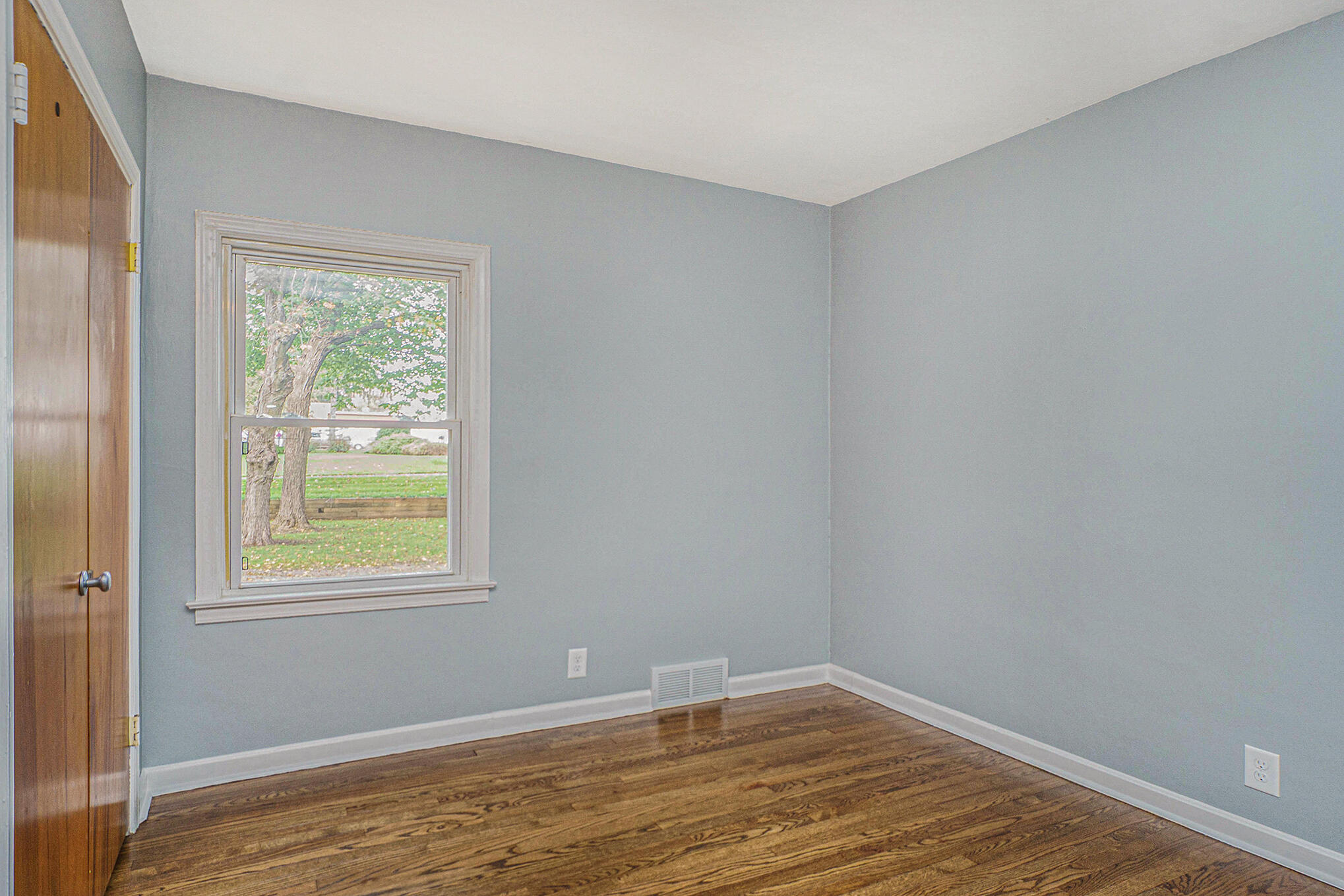 824 Nichols Road Kalamazoo, MI 49006 - Photo 12 of 20 DSC05577