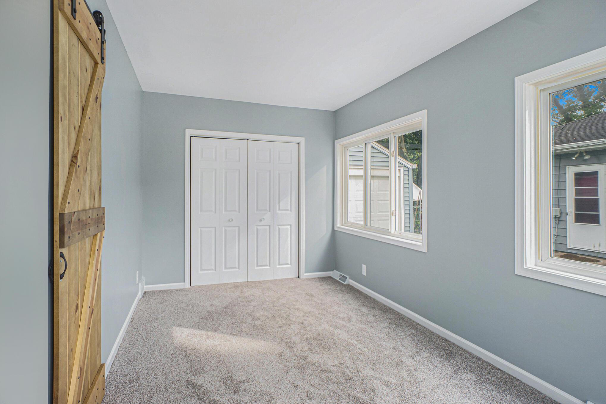 824 Nichols Road Kalamazoo, MI 49006 - Photo 7 of 20 DSC05536
