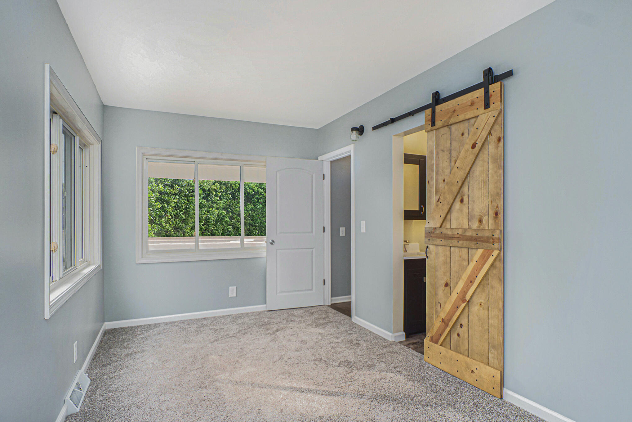 824 Nichols Road Kalamazoo, MI 49006 - Photo 8 of 20 DSC05549