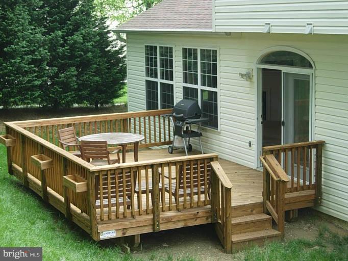 13113 Riviera Terrace Silver Spring, MD 20904 - Photo 27 of 30 Deck - View from