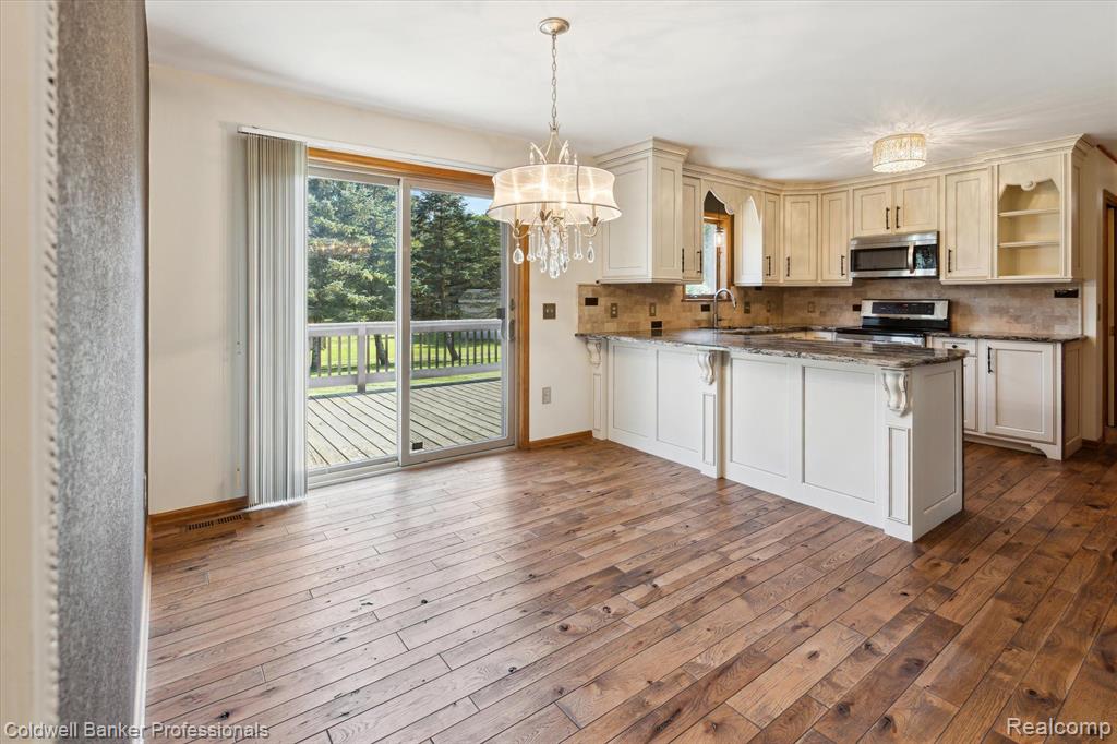 6443 Coldwater Road Flushing, MI 48433 - Photo 17 of 41
