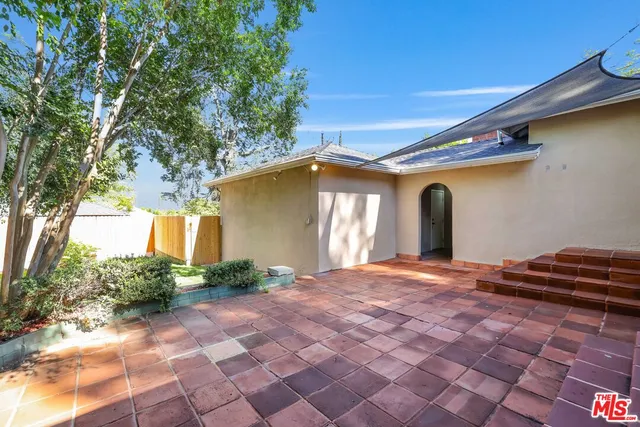 $1,349,000 | 14405 Valley Vista Boulevard, Sherman Oaks, CA 91423