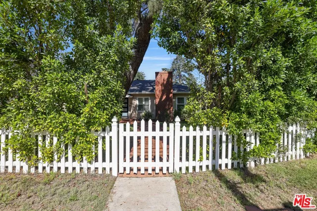 $1,349,000 | 14405 Valley Vista Boulevard, Sherman Oaks, CA 91423