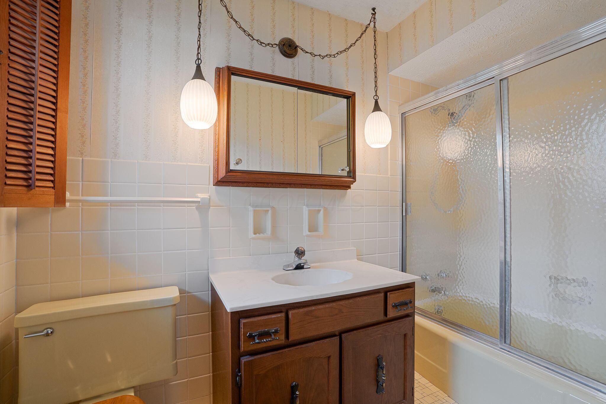 105 Hamilton Road Columbus, OH 43230 - Photo 18 of 35 18-web-or-mls-105 Hamilton Rd - 18