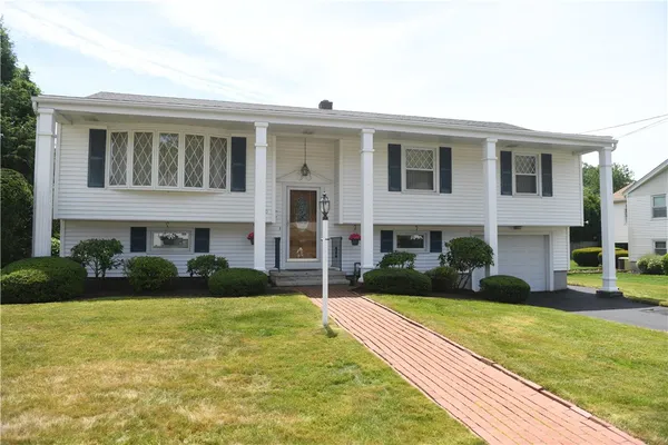 $474,900 | 20 Bicentennial Way, North Providence, RI 02911