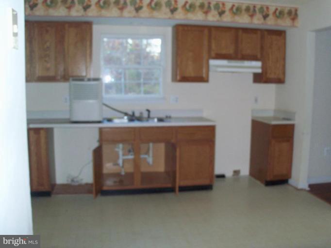 415 Bryan Point Road Accokeek, MD 20607 - Photo 3 of 8 Kitchen
