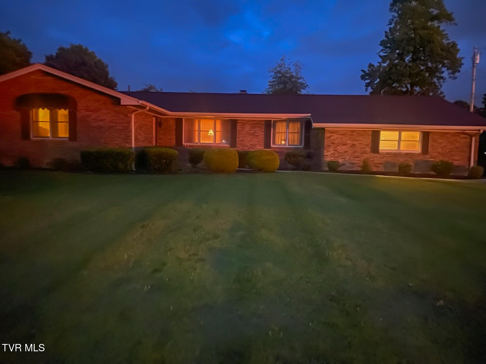 424 Jonesboro Road Piney Flats, TN 37686 - Photo 2 of 98 424 Jonesboro Rd-97