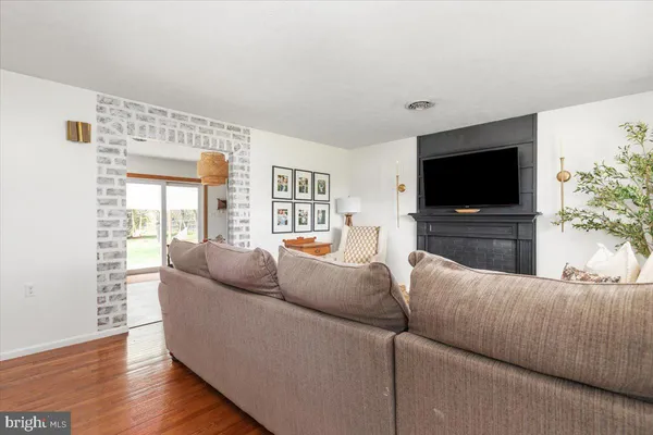 $274,900 | 32 Cheerful Faye Drive, Inwood, WV 25428