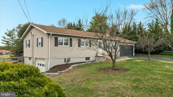 $274,900 | 32 Cheerful Faye Drive, Inwood, WV 25428
