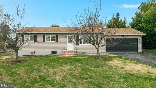 $274,900 | 32 Cheerful Faye Drive, Inwood, WV 25428