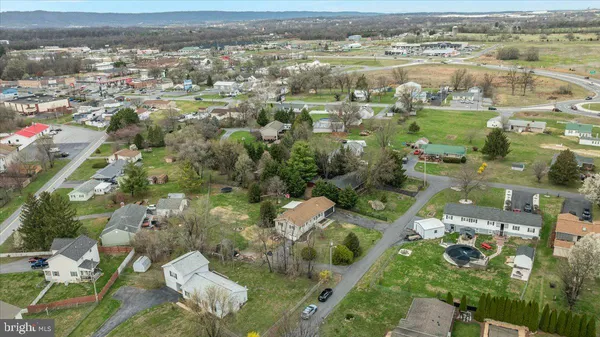 $274,900 | 32 Cheerful Faye Drive, Inwood, WV 25428