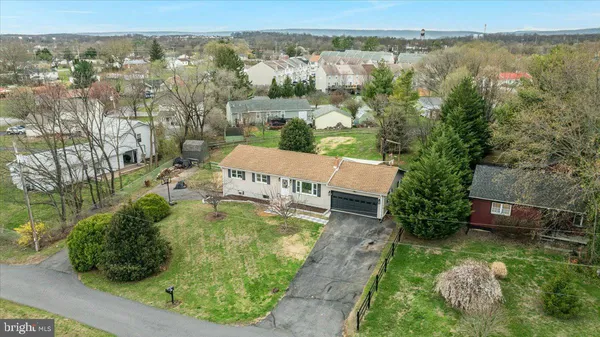 $274,900 | 32 Cheerful Faye Drive, Inwood, WV 25428