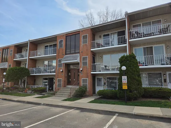 $1,900 | 813 Red Lion Road, Unit C11, Philadelphia, PA 19115