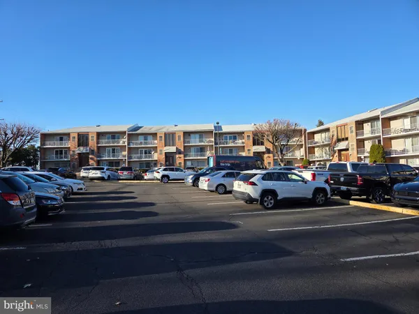 $1,900 | 813 Red Lion Road, Unit C11, Philadelphia, PA 19115